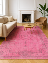 Megan <br> (5'2" x 8'9")