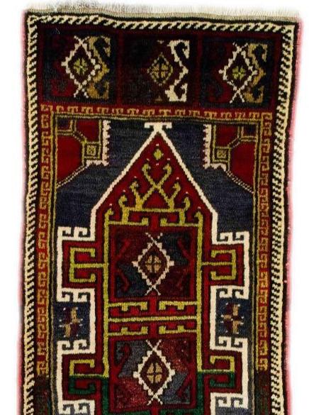 Amanat Vintage Wool Rug – Handmade Ethnic Carpet