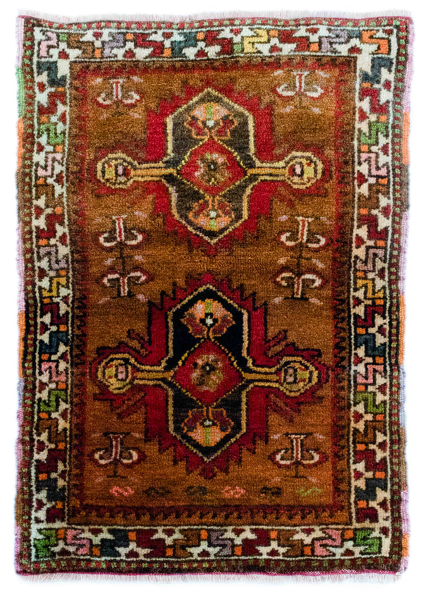 Carmine Medallion Carpet – Sivas Wool Design 1'11" x 2'10"