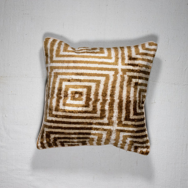 Labyrinth <br> (16 x 16)
